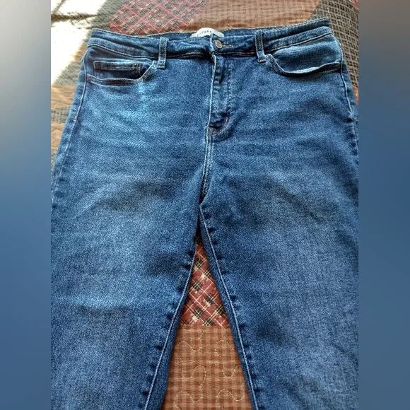 Klique B. Jeans - Picture 2 of 7